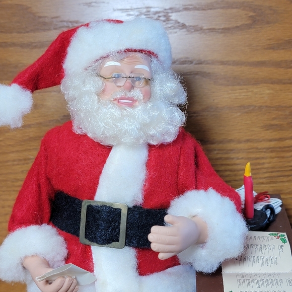 Musical Santa Figure Holiday Scene Christmas Crestone's Christmas Family 1990 - Picture 7 of 16